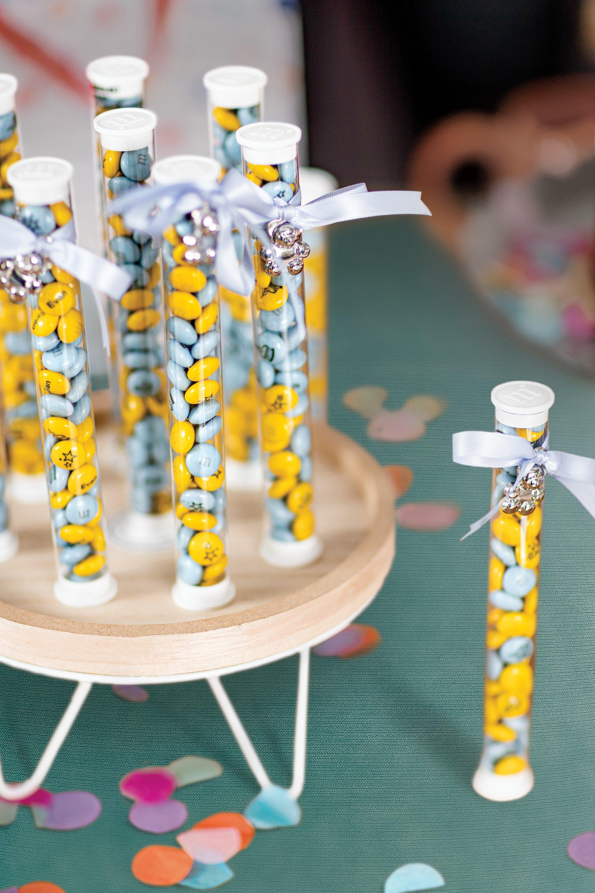 M&M'S® buisjes als decoratie voor verjaardag