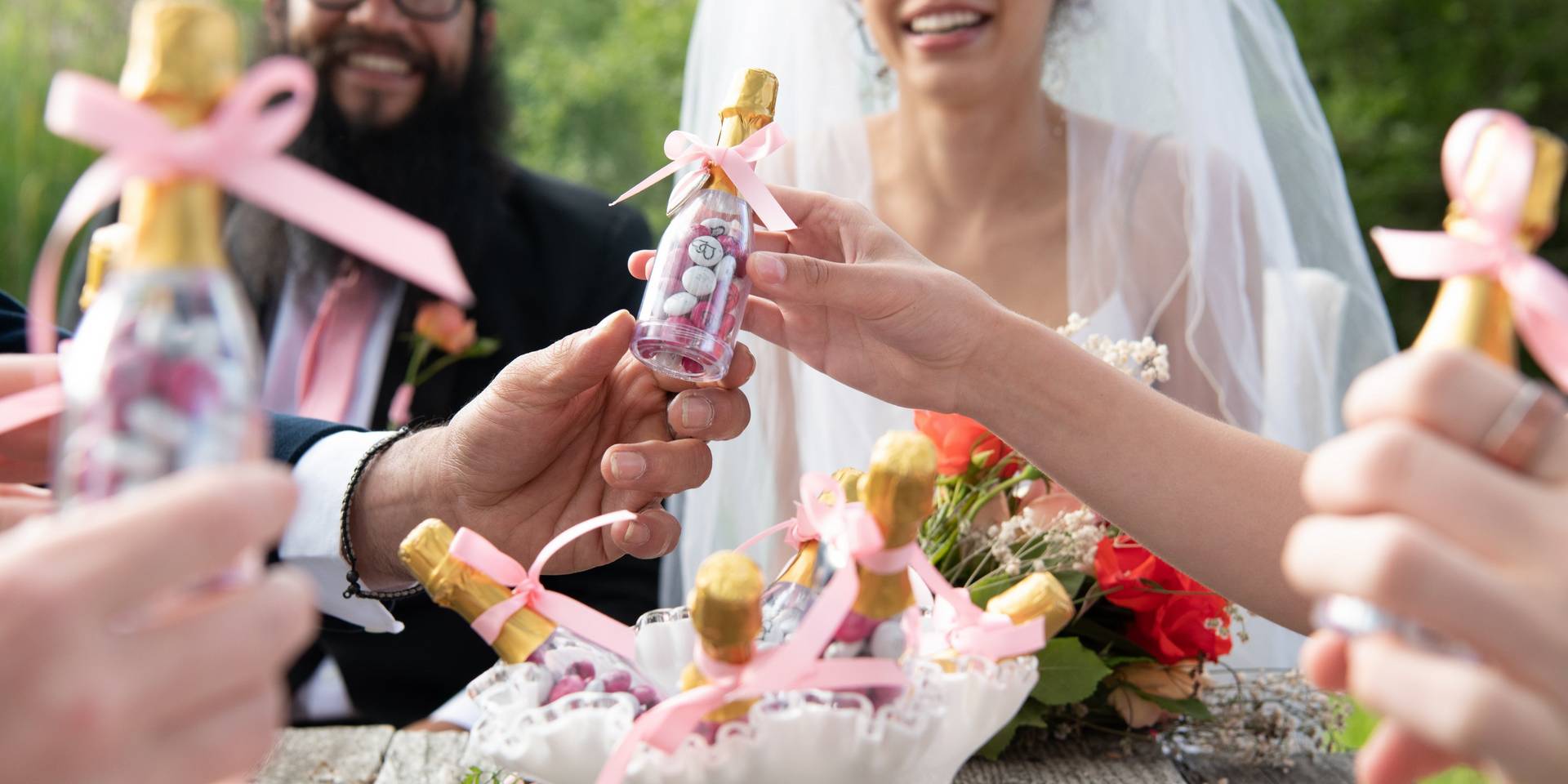 Illustration of a bag with M&M'S