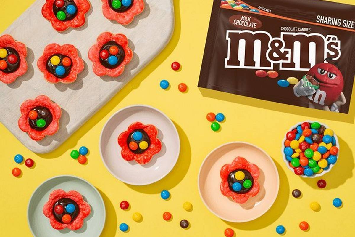 Flower Tartlets with Milk Chocolate M&M'S