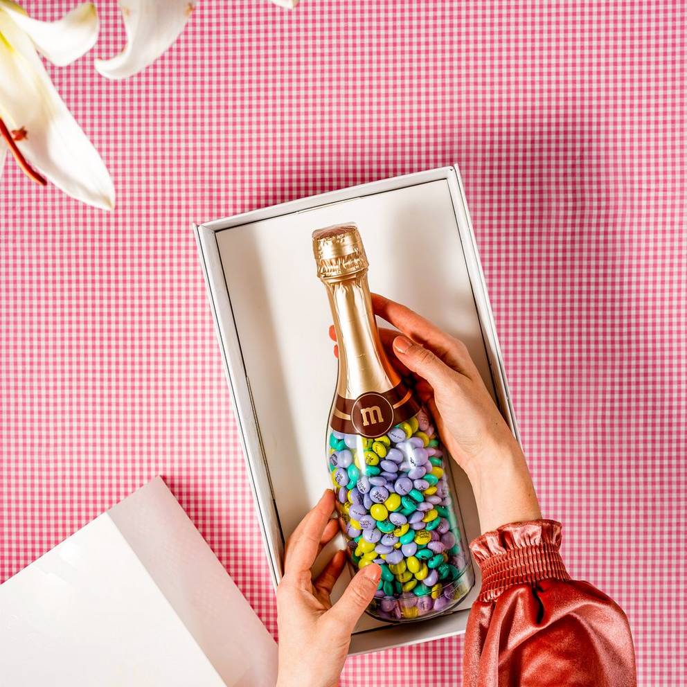 heart gift box with flowers