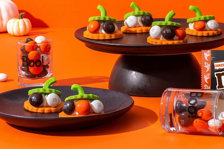 Easy Halloween Party Decorations Featuring M&M'S