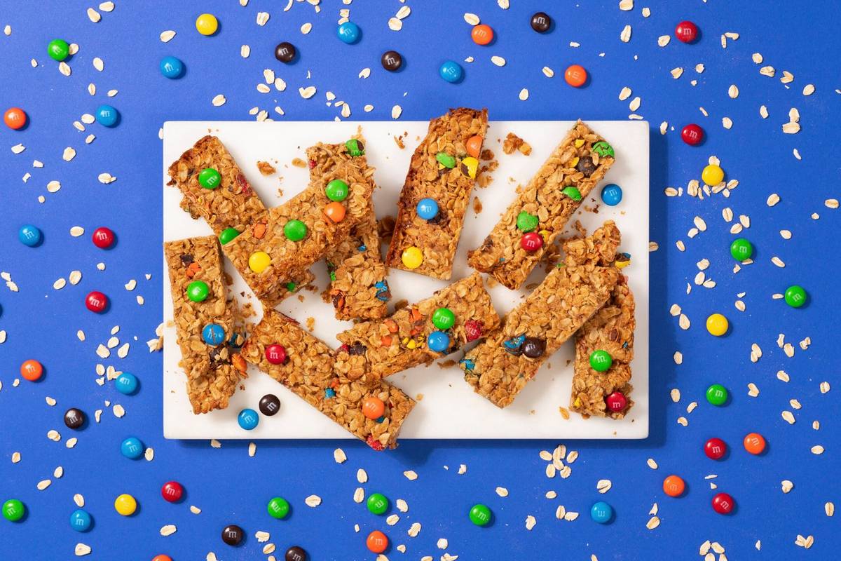 Baked M&M’s Granola Bars