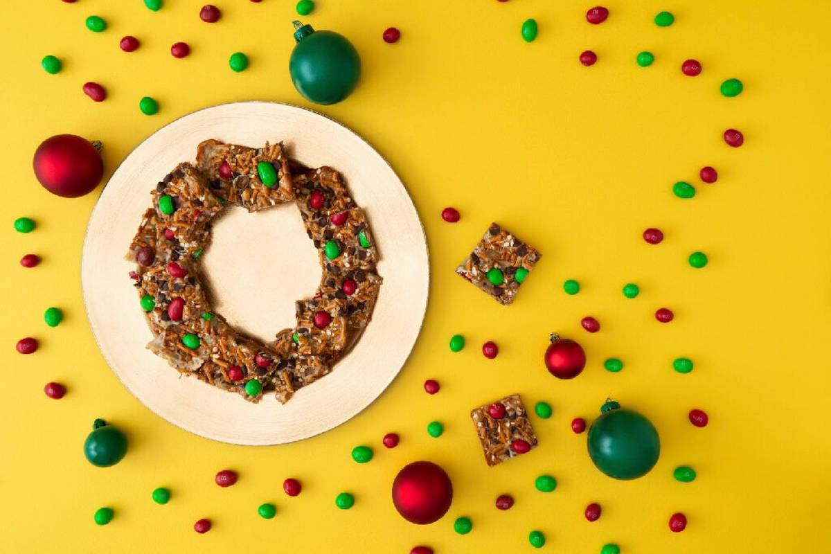 M&M’s Holiday Magic Cookie Bars