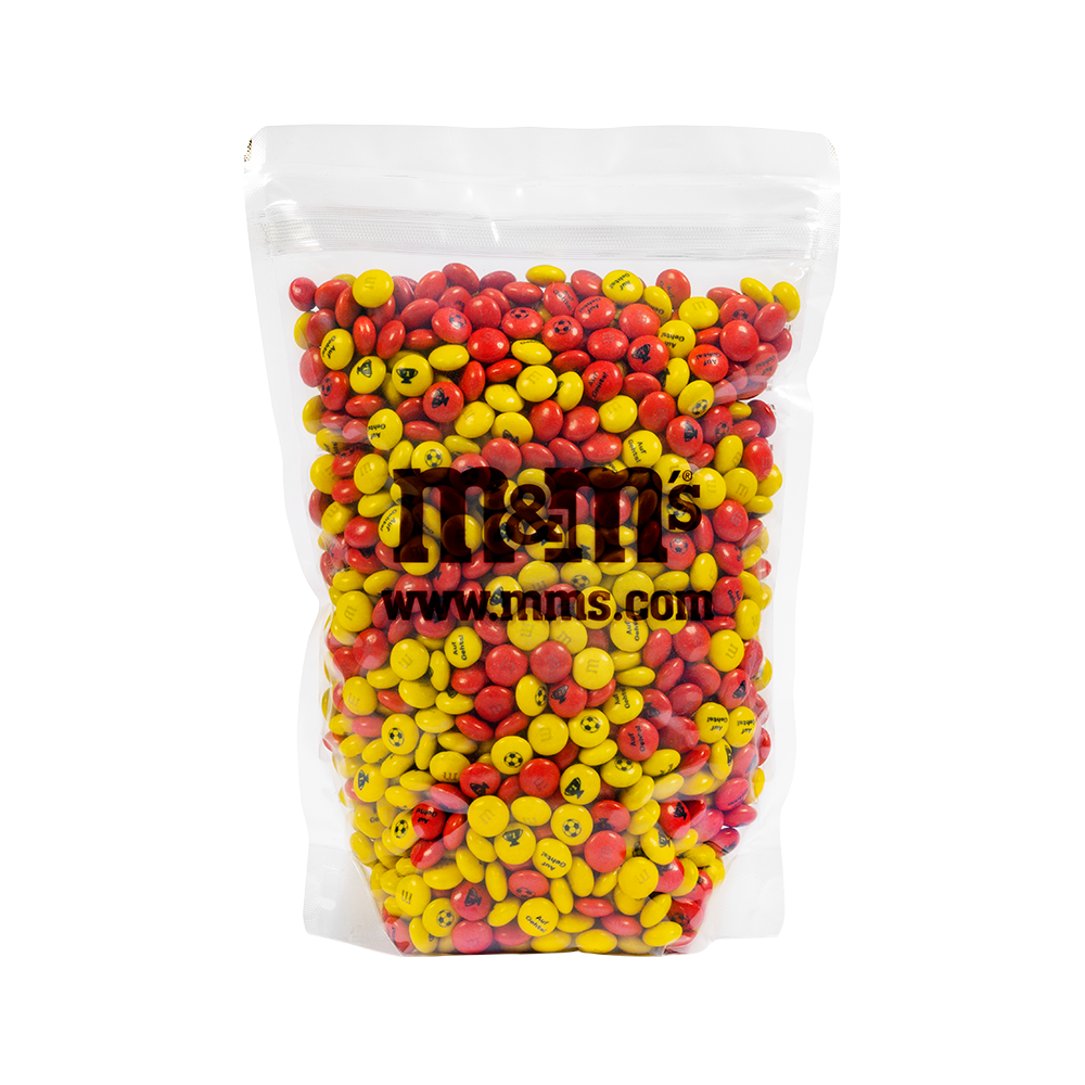 Bolsa transparente de dulces de chocolate M&M'S en rojo y amarillo con el logo M&M'S y www.mms.com impresos.