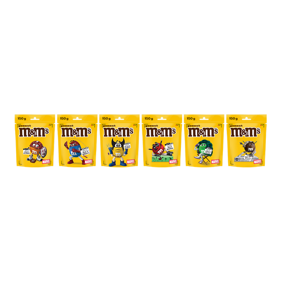 Sechs gelbe Beutel M&M'S Peanut Schokolinsen, 150g, jeweils mit Marvel-Superhelden-Figuren in verschiedenen Farben und Posen.