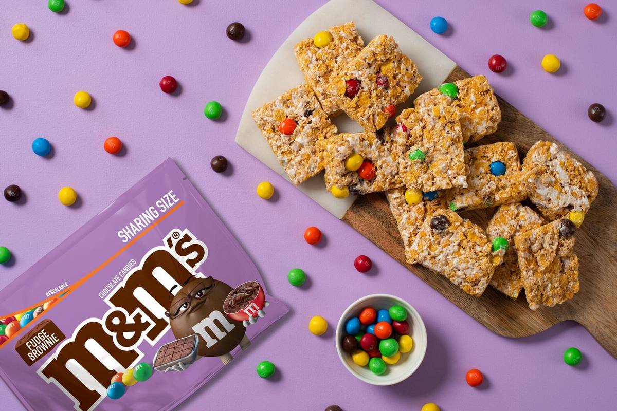 No-Bake M&M’s Fudge Brownie Cereal Bars