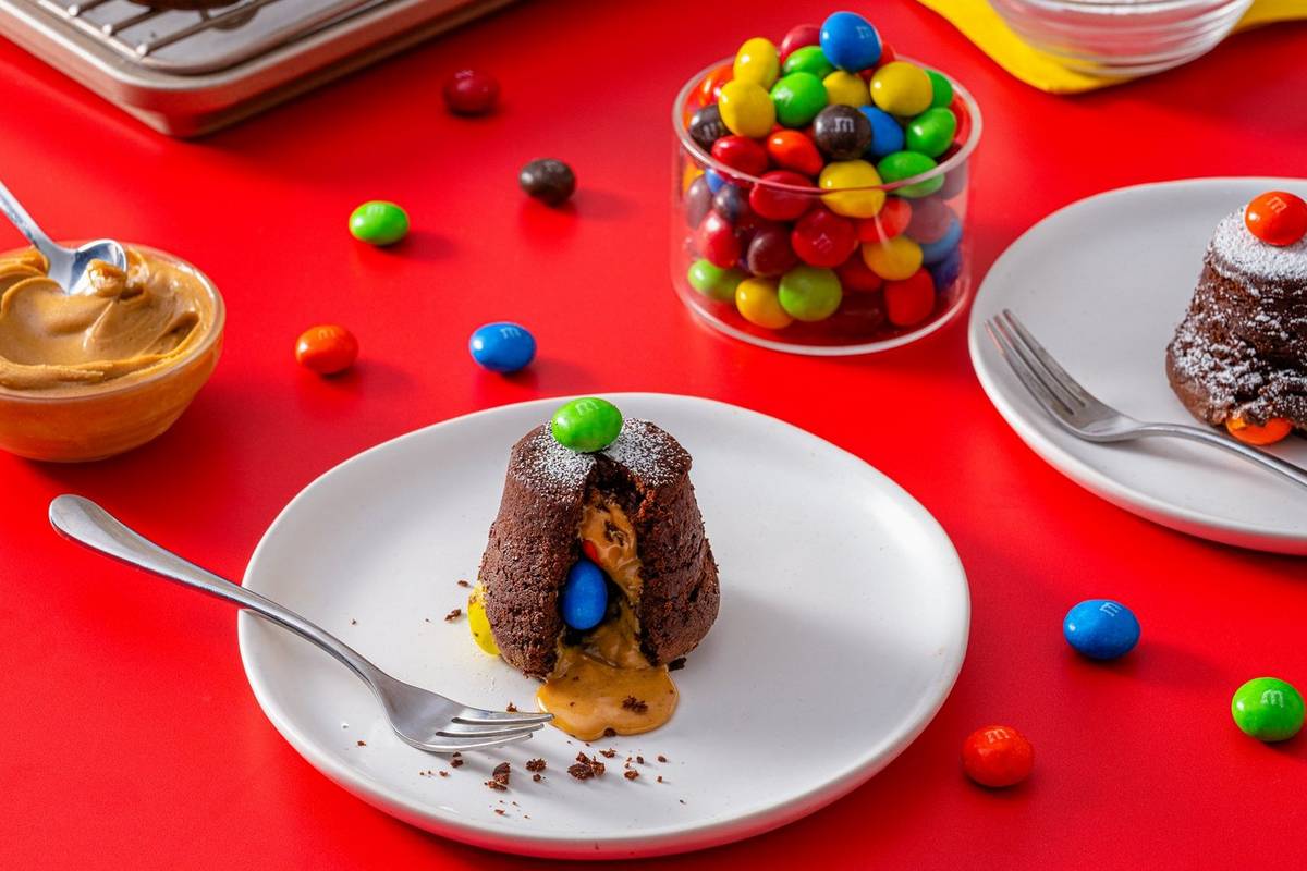 M&M’s peanut butter cakes