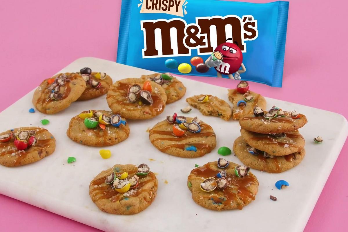 Salted Caramel and Crispy M&M'S Cookies