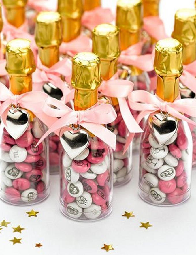 mini bottles M&M's wedding decoration