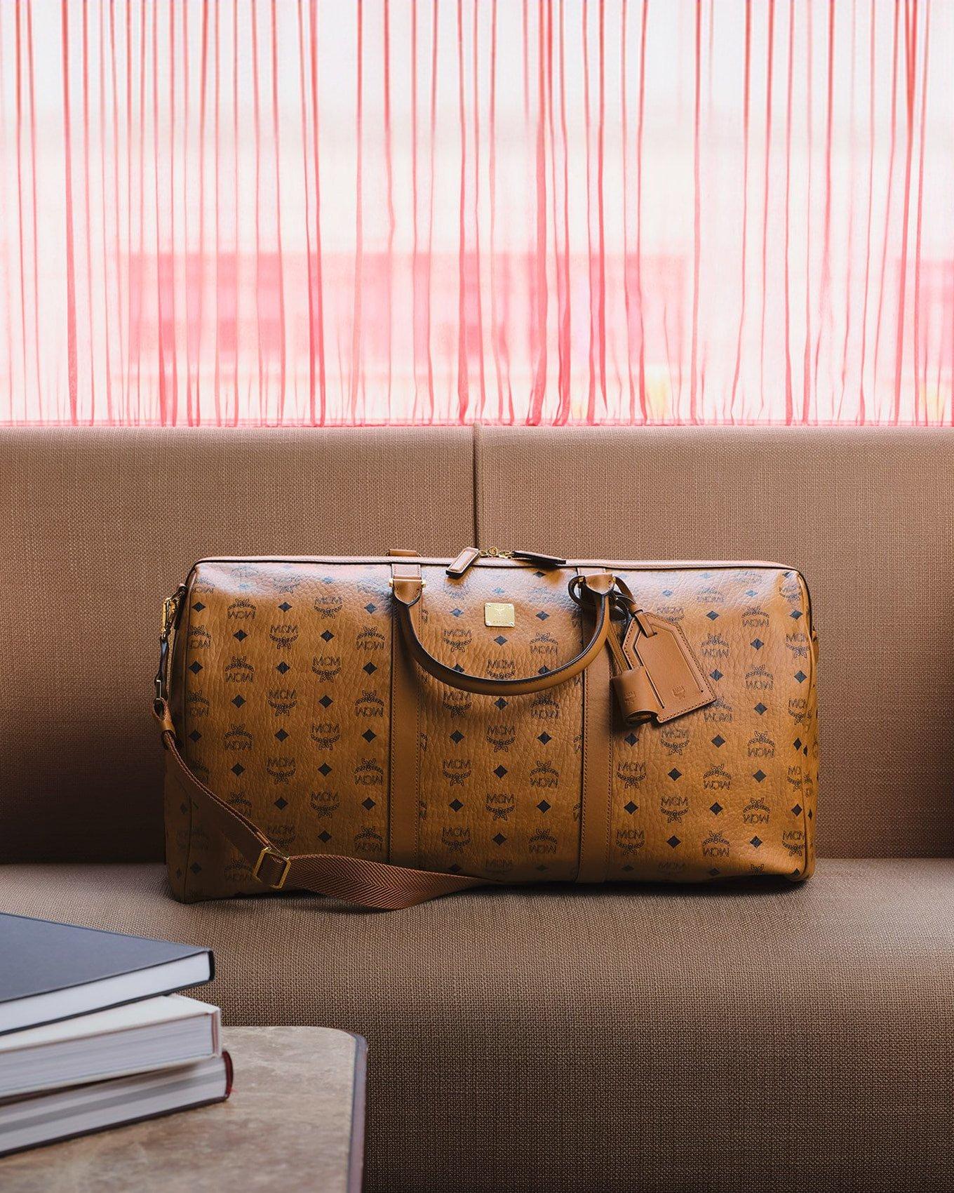 希少　MCM ボディバッグ ブラック MCM バッグ｜MCM（エムシーエム）公式サイト