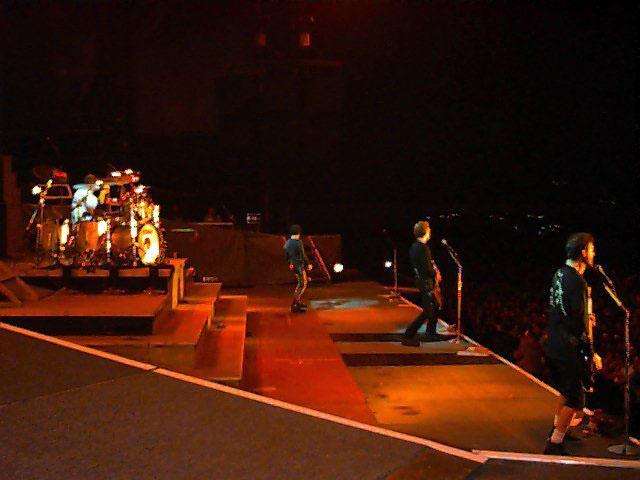Photo gallery from the gig in Lisbon, Portugal shot on September 20, 1996