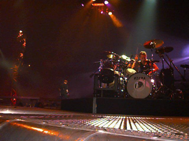 Photo gallery from the gig in Milan, Italy shot on September 30, 1996