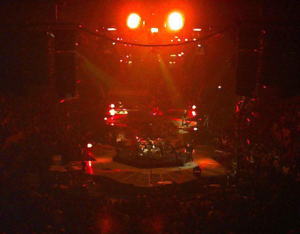 Photo gallery from the gig in Fresno, CA shot on December 19, 1996