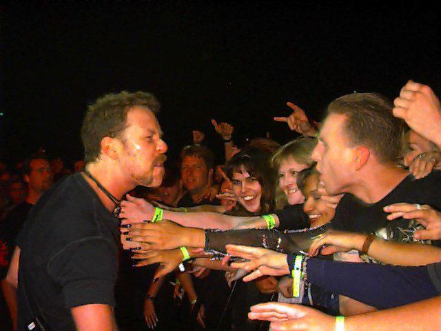 Photo gallery from the gig in Los Angeles, CA shot on December 20, 1996