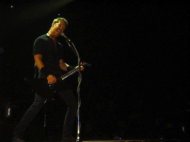 Photo gallery from the gig in Los Angeles, CA shot on December 21, 1996