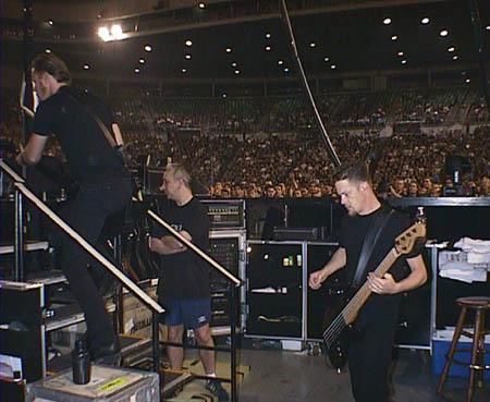 Photo gallery from the gig in Melbourne, Australia (Recovery) shot on April 7, 1998
