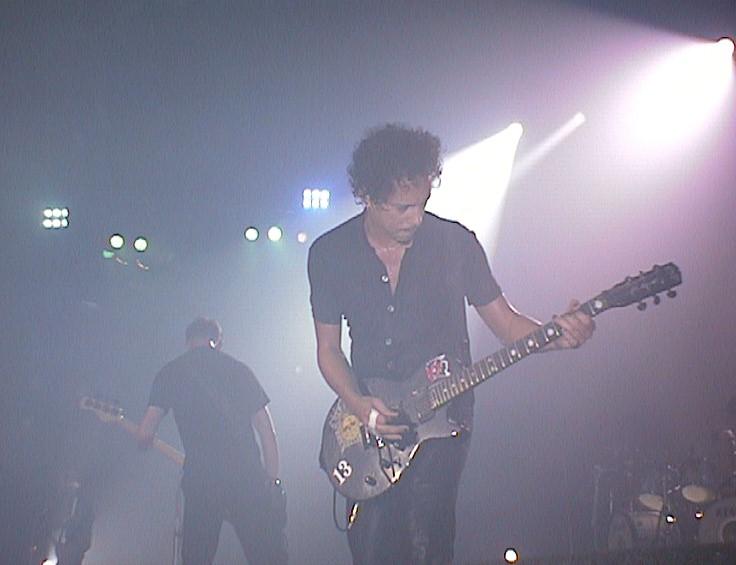 Photo gallery from the gig in Wellington, New Zealand shot on April 17, 1998