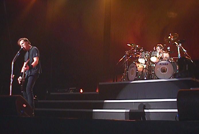 Photo gallery from the gig in Yokohama, Japan shot on April 27, 1998