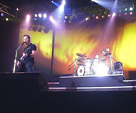 Photo gallery from the gig in Nagoya, Japan shot on April 29, 1998