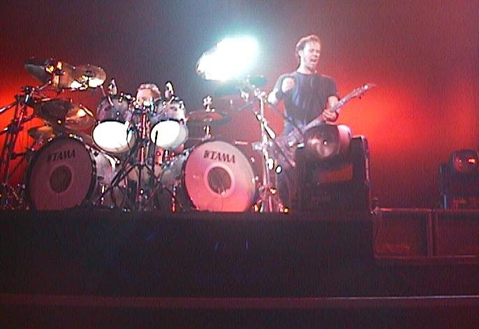 Photo gallery from the gig in Hiroshima, Japan shot on May 2, 1998