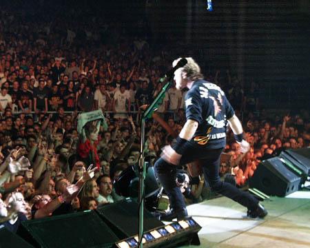 Photo gallery from the gig in Toronto, ON, Canada shot on July 3, 1998