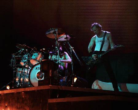 Photo gallery from the gig in Cincinnati, OH shot on July 7, 1998