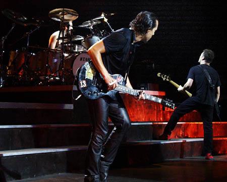 Photo gallery from the gig in Detroit, MI shot on July 11, 1998