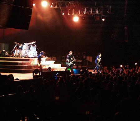 Photo gallery from the gig in Pittsburgh, PA shot on July 22, 1998