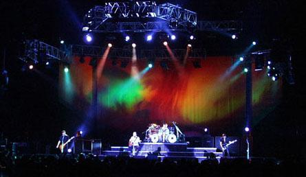 Photo gallery from the gig in St. Louis, MO shot on July 28, 1998