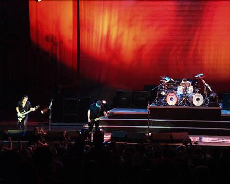 Photo gallery from the gig in Kansas City, KS shot on July 29, 1998