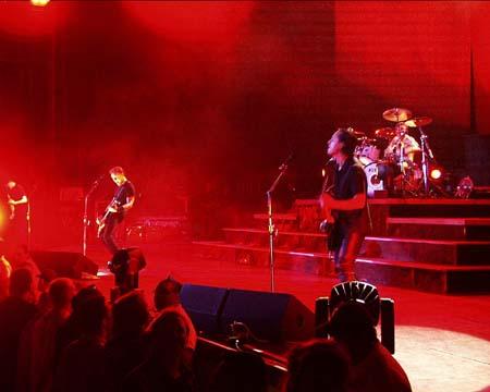 Photo gallery from the gig in Irvine, CA shot on August 28, 1998