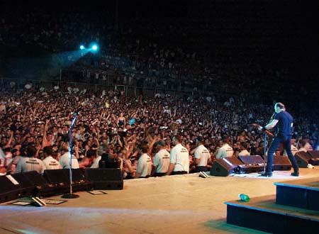 Photo gallery from the gig in George, WA shot on September 5, 1998