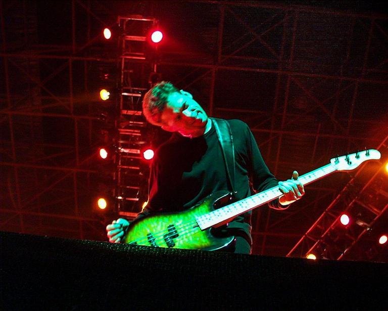 Photo gallery from the gig in Santiago, Chile shot on May 12, 1999