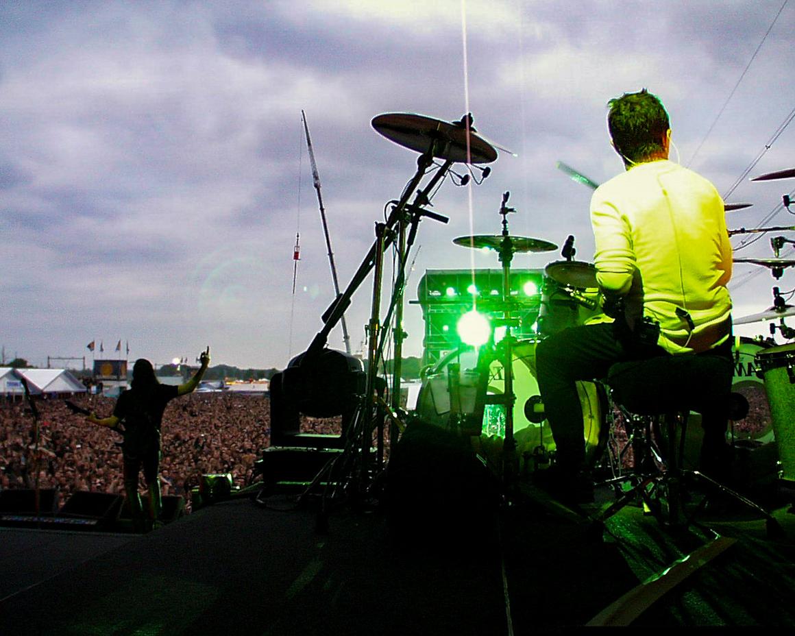 Photo gallery from the gig in Eindhoven, Netherlands shot on May 23, 1999