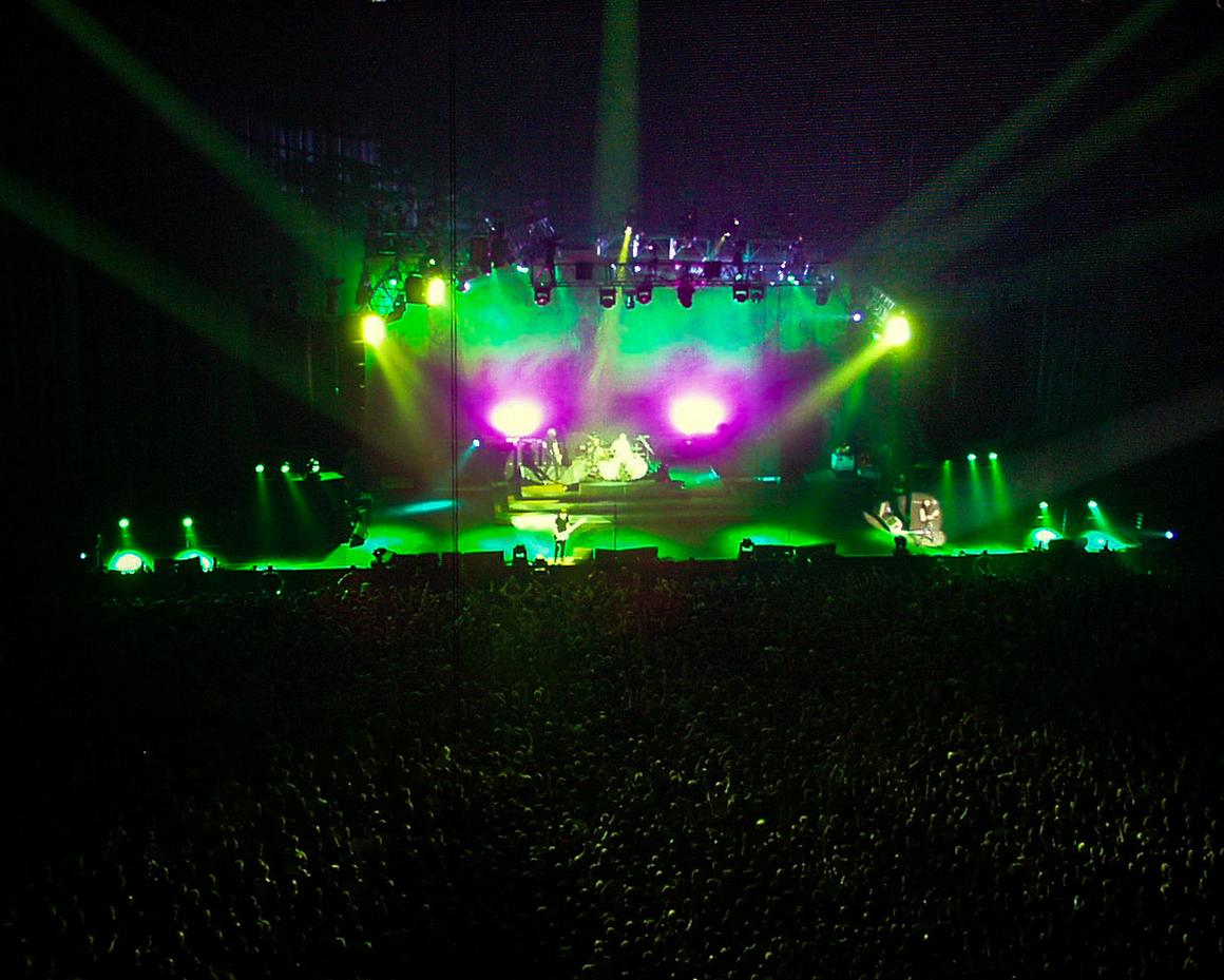 Photo gallery from the gig in Oslo, Norway shot on May 29, 1999