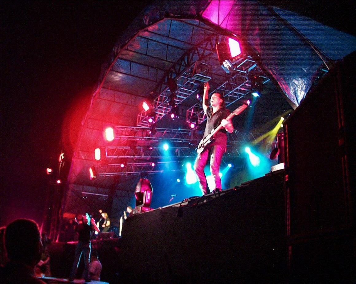 Photo gallery from the gig in Bucharest, Romania shot on June 9, 1999