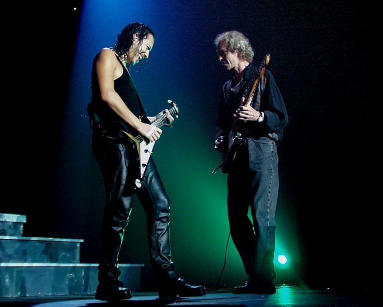 Photo gallery from the gig in Dublin, Ireland shot on July 5, 1999