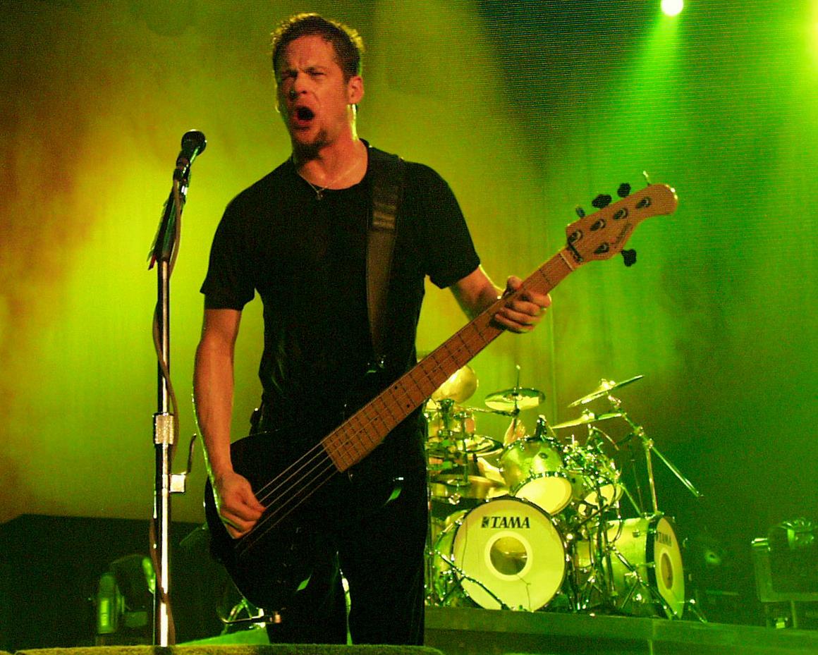 Photo gallery from the gig in Barcelona, Spain shot on July 12, 1999