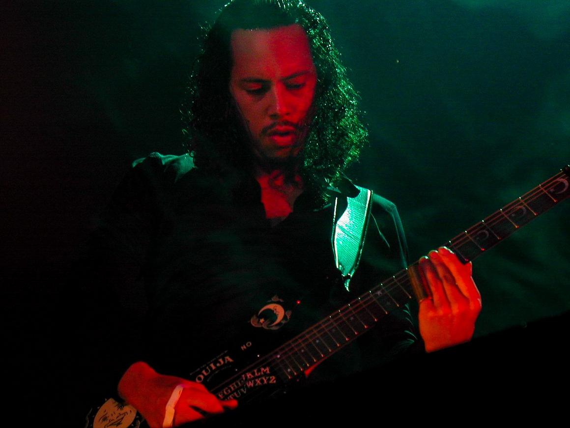 Photo gallery from the gig in Minneapolis, MN shot on January 7, 2000