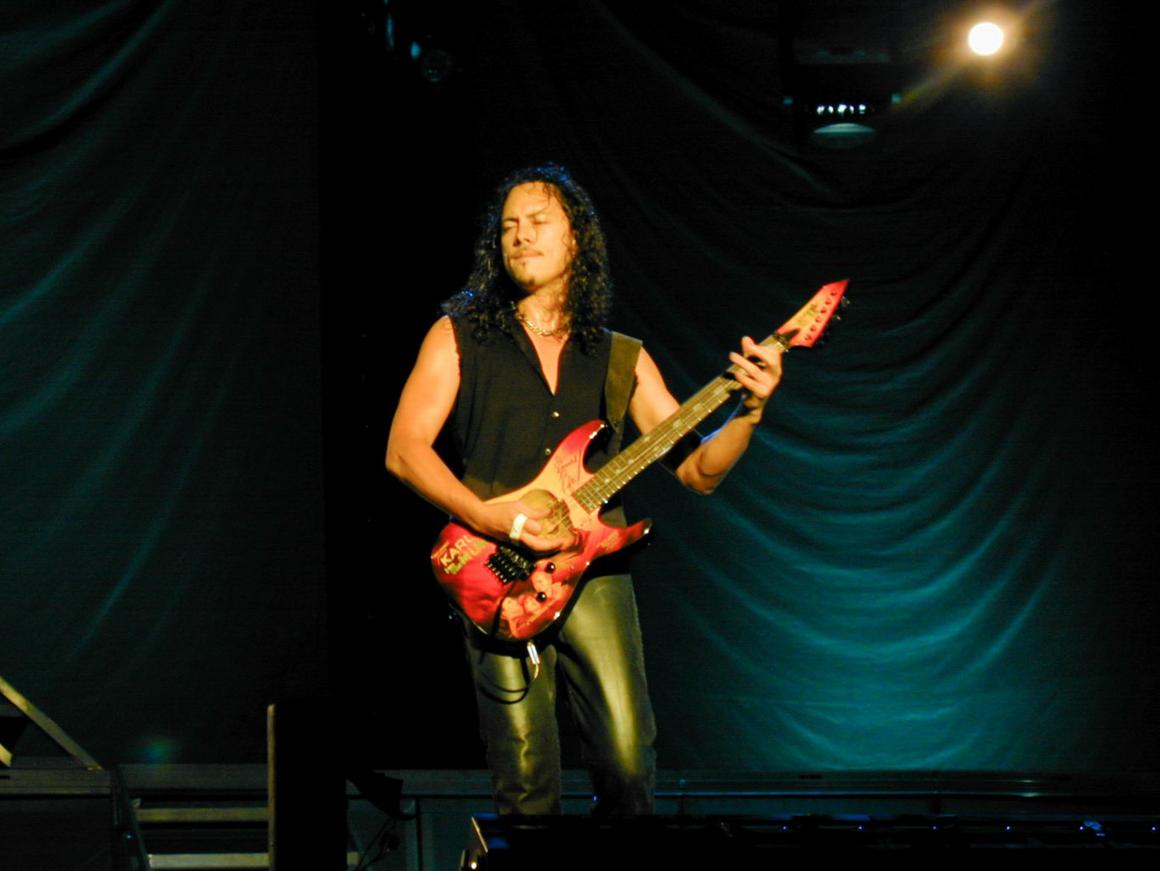 Photo gallery from the gig in Los Angeles, CA shot on July 15, 2000