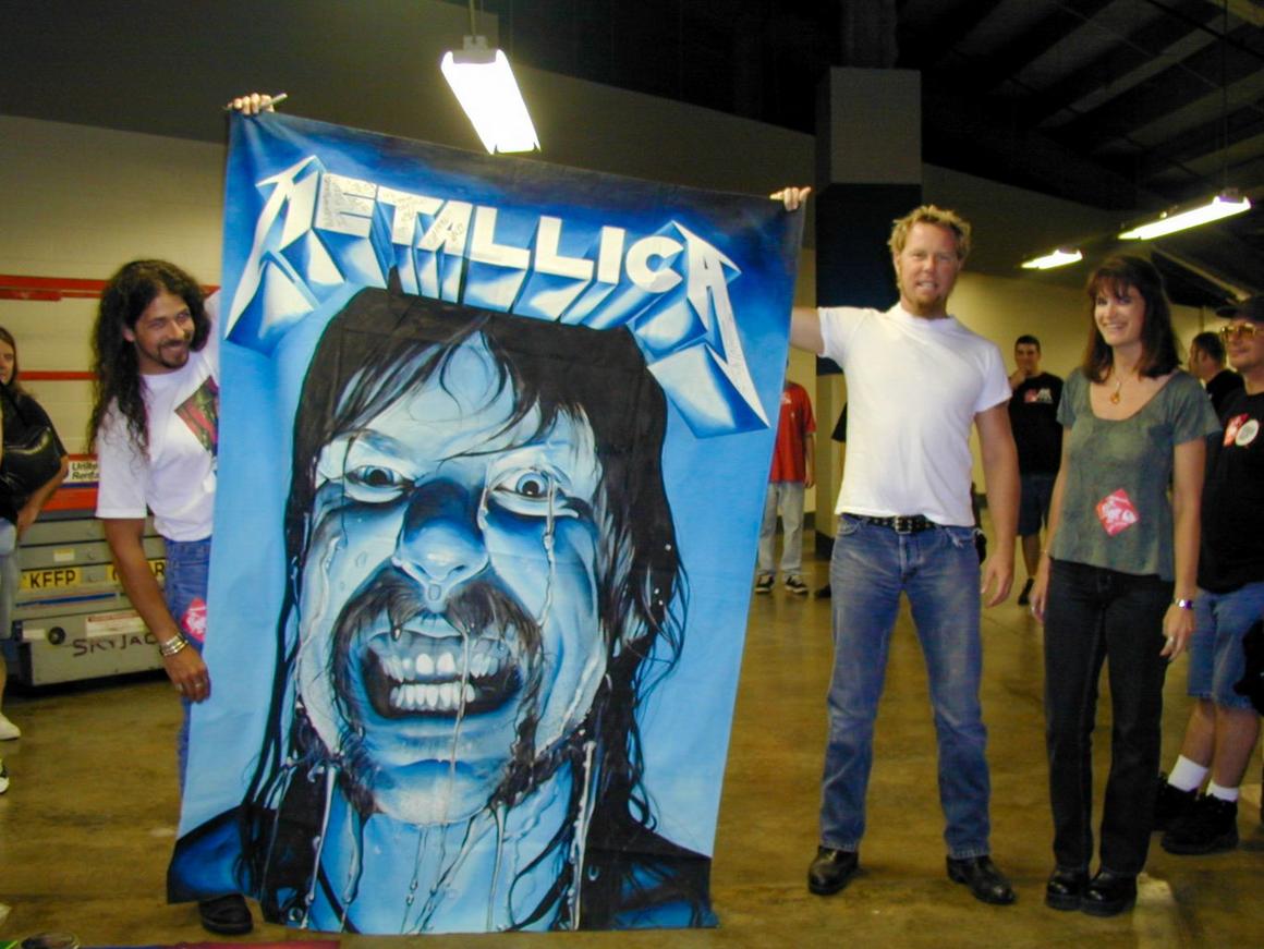 Photo gallery from the gig in Lexington, KY shot on August 9, 2000