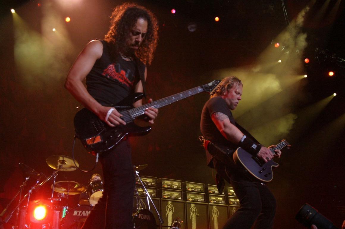 Photo gallery from the gig in Brisbane, Australia shot on January 19, 2004
