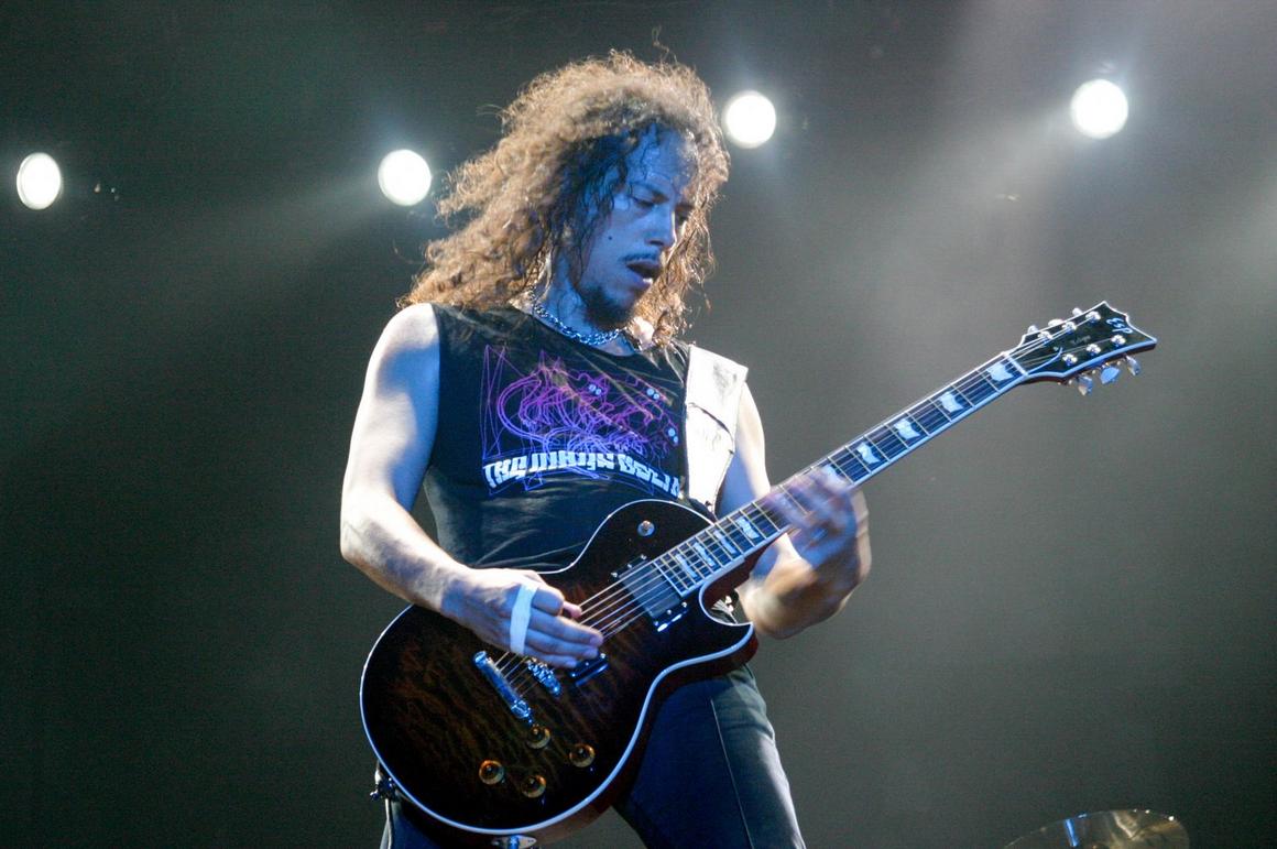 Photo gallery from the gig in Perth, Australia shot on February 1, 2004
