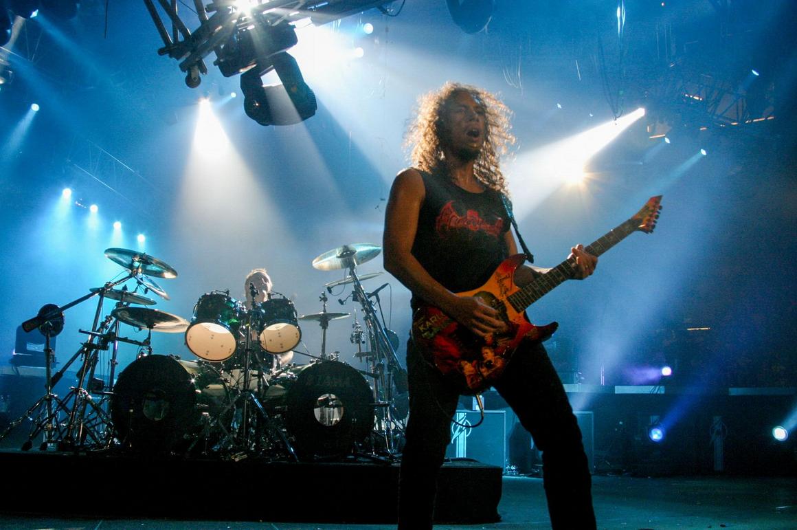 Photo gallery from the gig in Los Angeles, CA shot on March 6, 2004