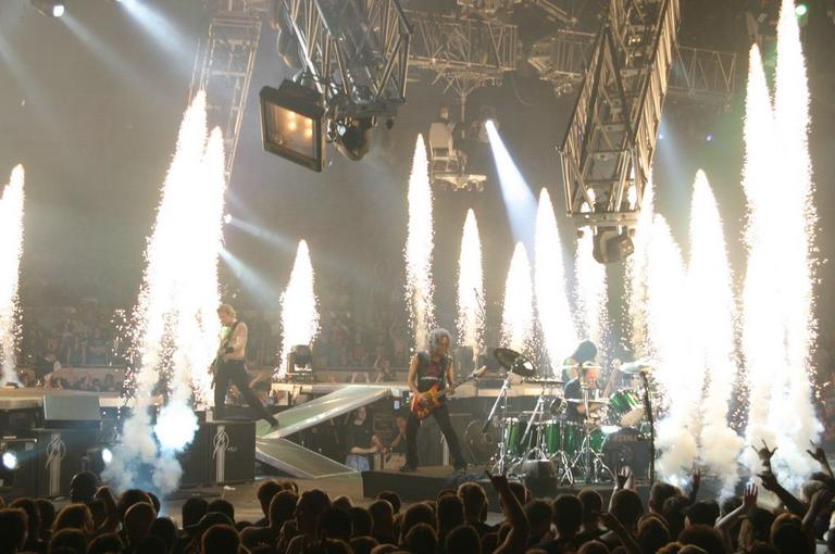 Photo gallery from the gig in San Francisco, CA shot on March 8, 2004