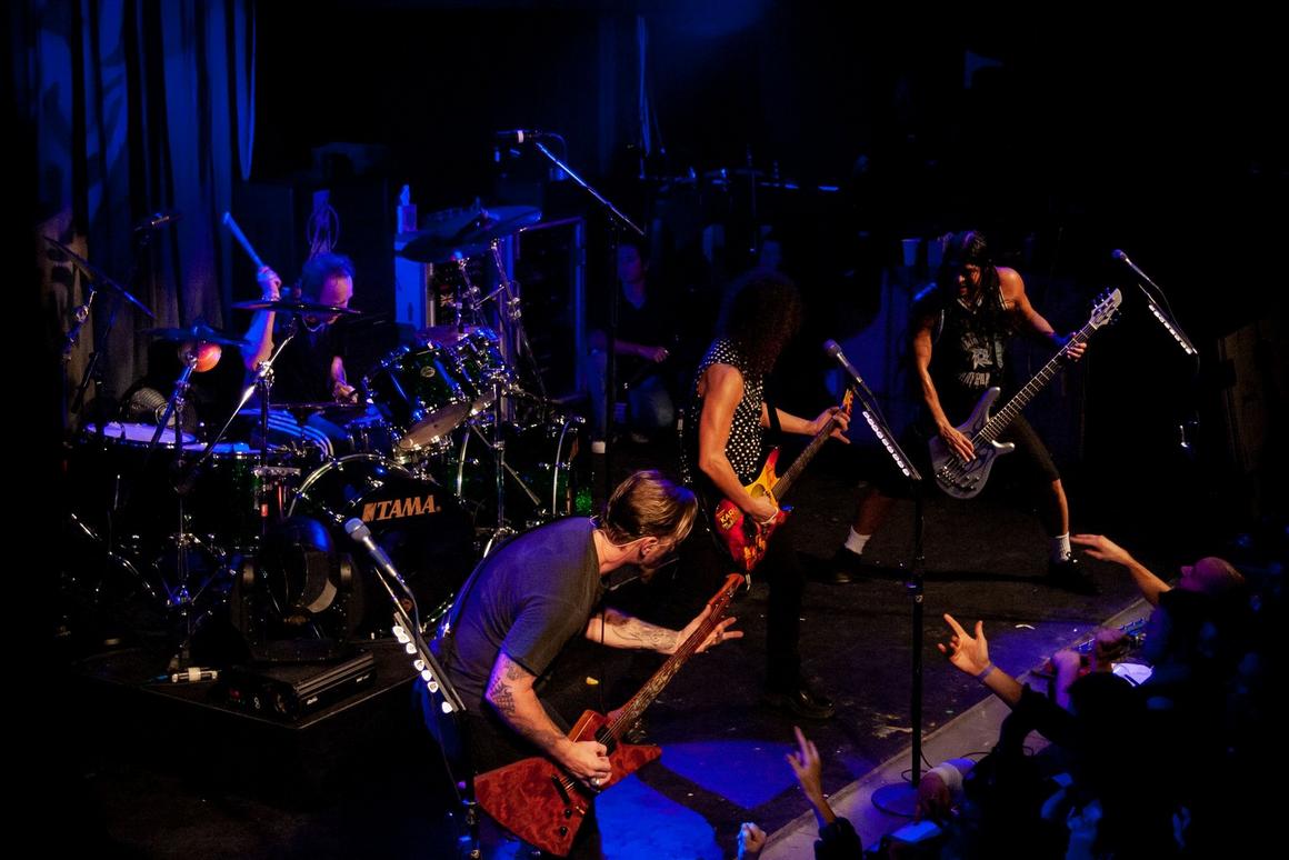 Photo gallery from the gig in Park City, UT shot on January 25, 2006
