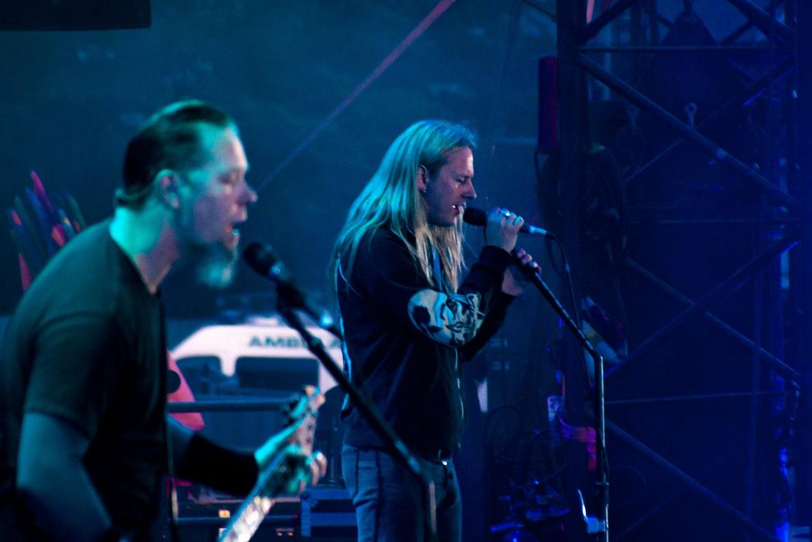 Photo gallery from the gig in Dublin, Ireland shot on June 11, 2006