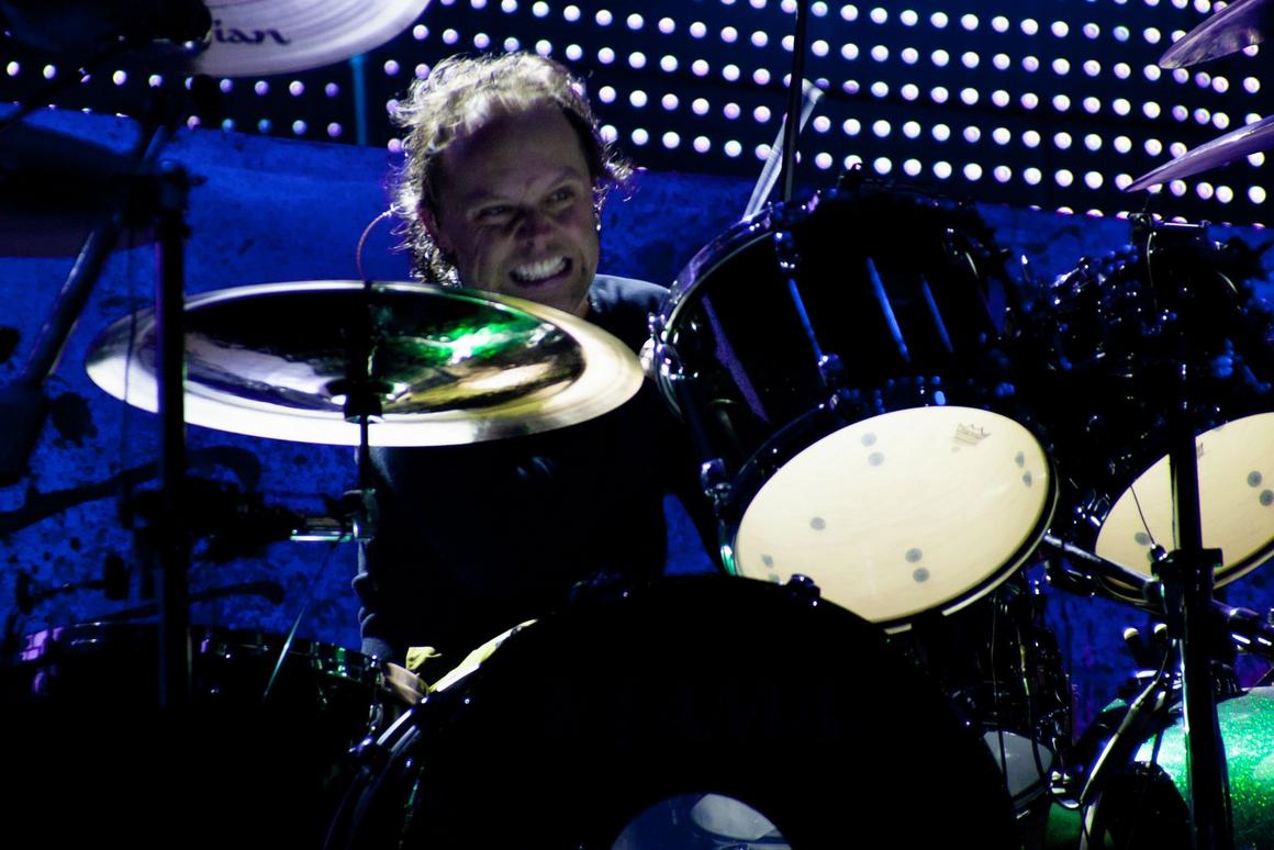 Photo gallery from the gig in Lisbon, Portugal shot on June 28, 2007