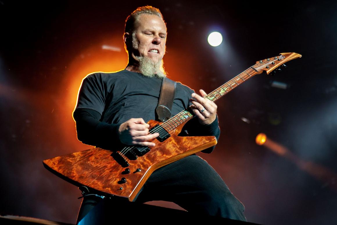 Photo gallery from the gig in Vienna, Austria shot on July 5, 2007