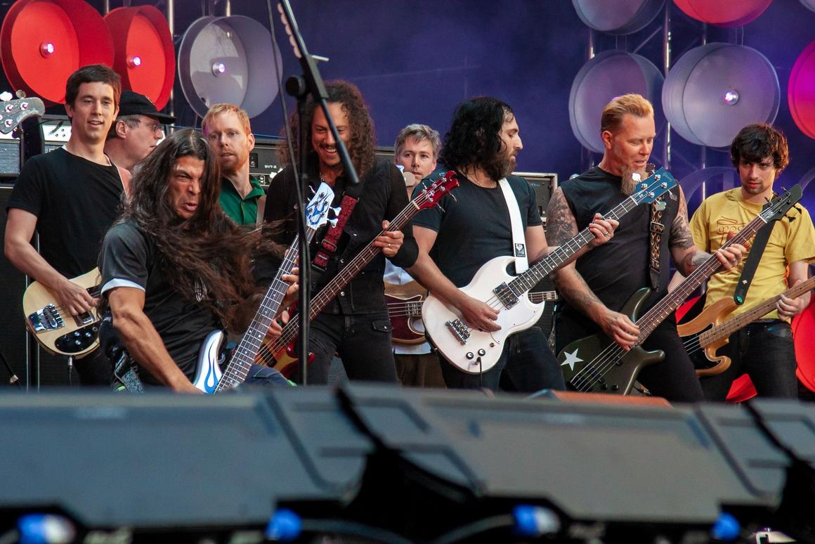 Photo gallery from the gig in London, England shot on July 7, 2007